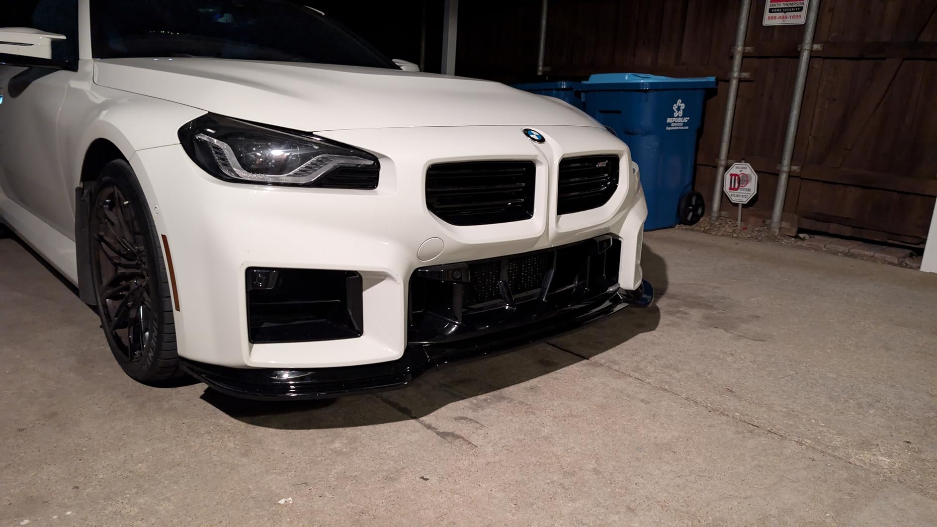 G87  "V" style Front Lip (Gloss black)