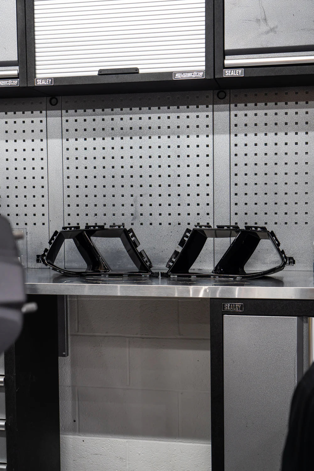 G80/G82 Glossy Black Air Duct